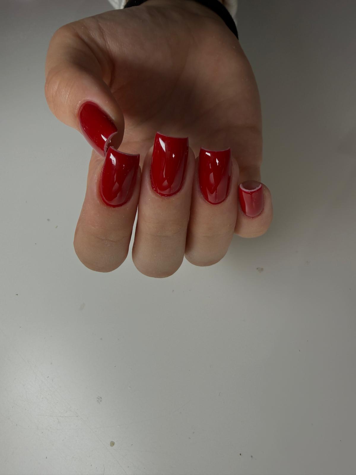 לק אדום קלאסי